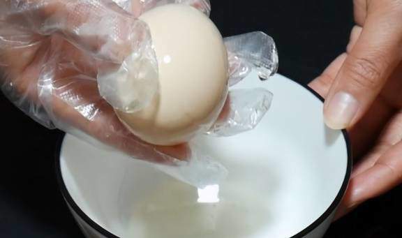 Không cần tủ lạnh, trứng bảo quản theo cách này 6 tháng vẫn tươi ngon - 4