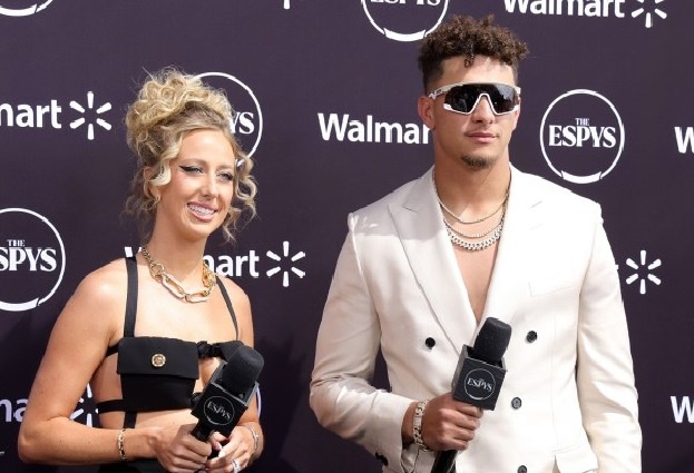 Patrick Mahomes STRONGLY Defends Wife Brittany after People Criticize ...